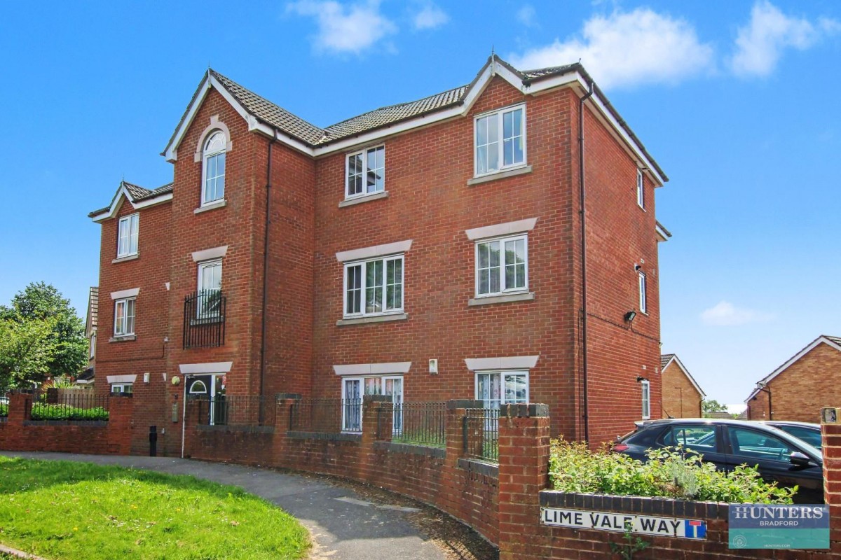 Chartwell Drive Bradford, West Yorkshire, BD6 3DB