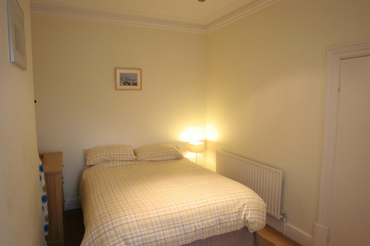 Flat 2 4 Hyde Park Road, Harrogate, HG1 5NR