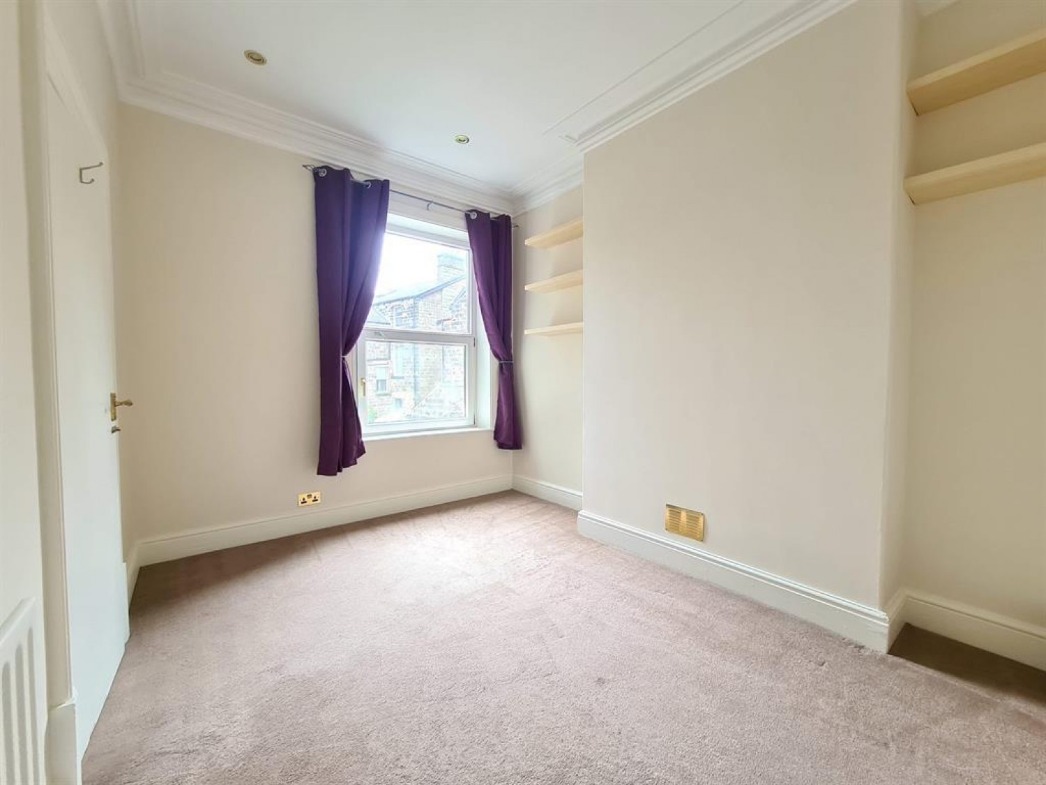 Flat 2 4 Hyde Park Road, Harrogate, HG1 5NR