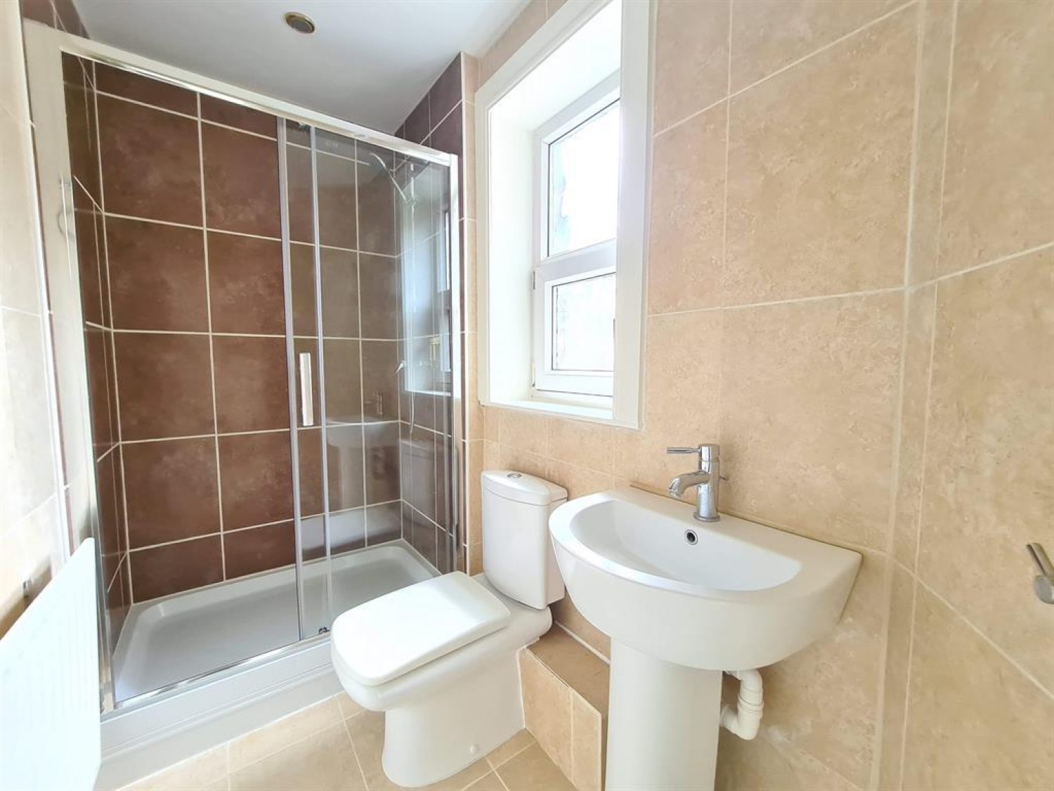 Flat 2 4 Hyde Park Road, Harrogate, HG1 5NR