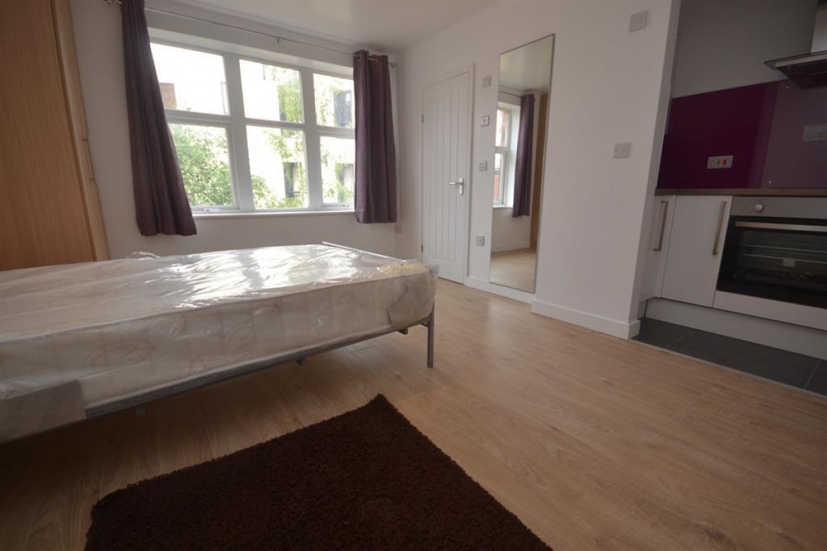 London Road, Reading, Berkshire