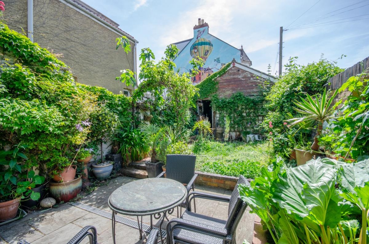 Robertson Road, Greenbank, Bristol BS5 6JT