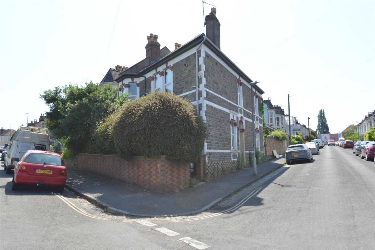 Robertson Road, Greenbank, Bristol BS5 6JT