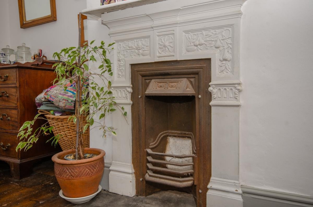 Robertson Road, Greenbank, Bristol BS5 6JT