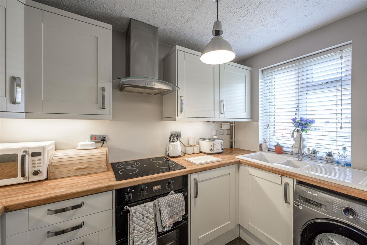 Cameo Drive, Amblecote, Stourbridge, DY8 4AU