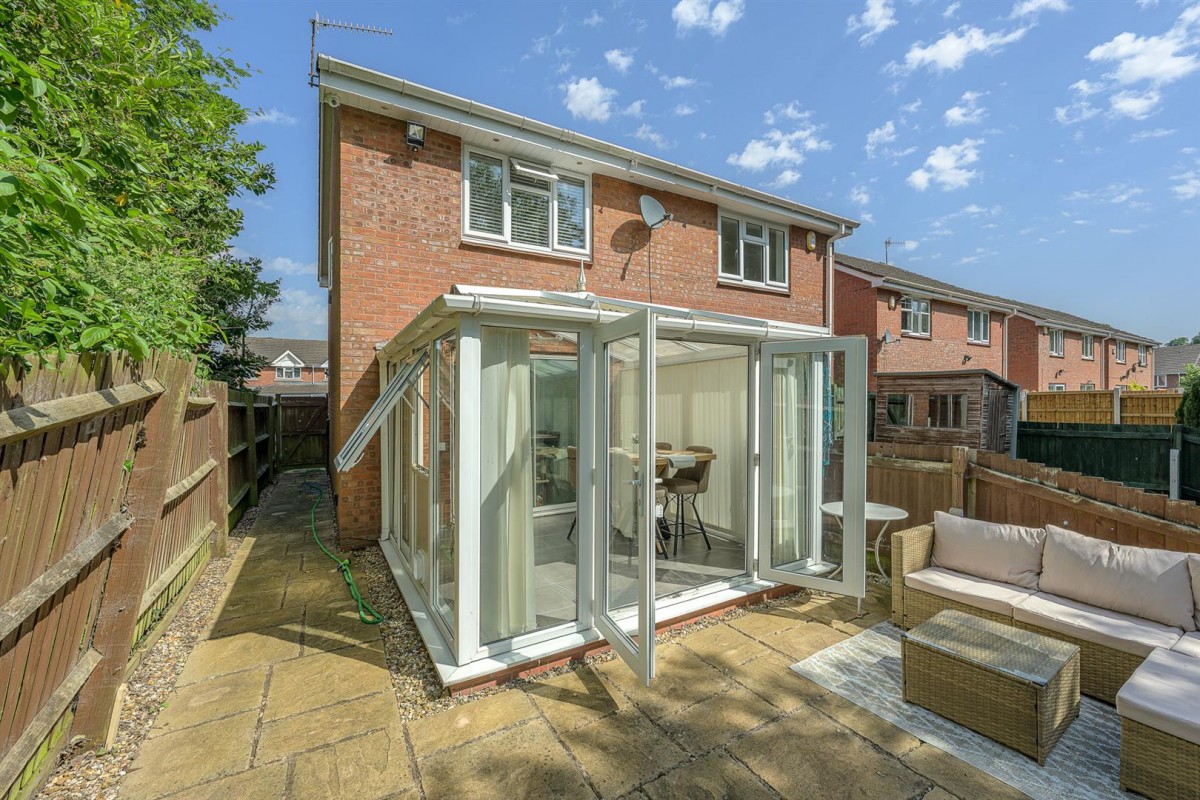 Cameo Drive, Amblecote, Stourbridge, DY8 4AU