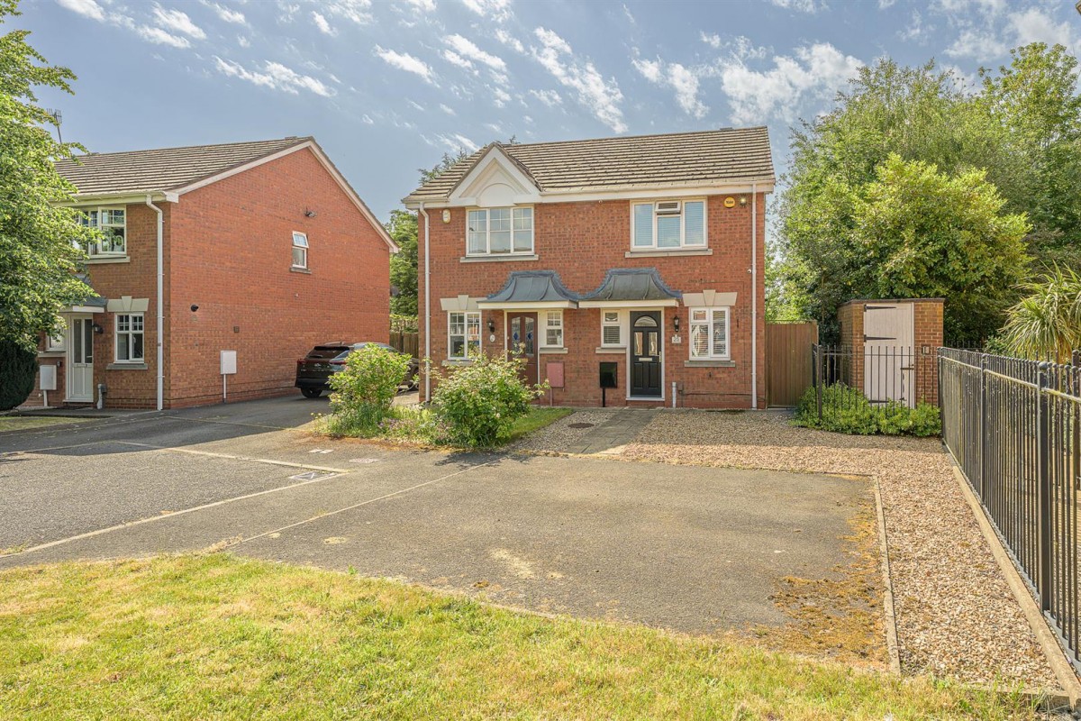 Cameo Drive, Amblecote, Stourbridge, DY8 4AU