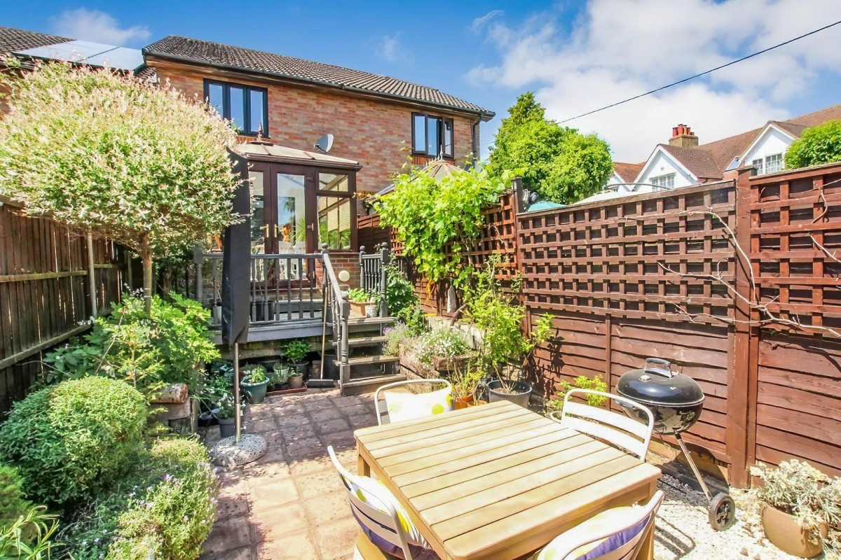 Field End Close, Wigginton, Tring
