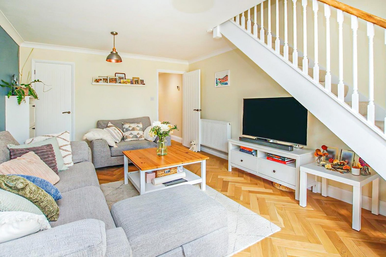 Field End Close, Wigginton, Tring