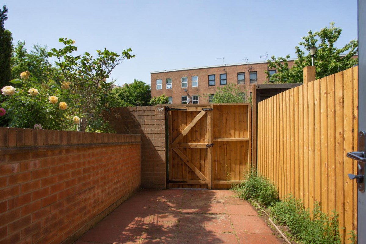 Smalley Close, London, N16