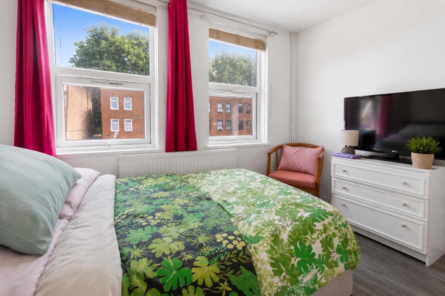 Smalley Close, London, N16