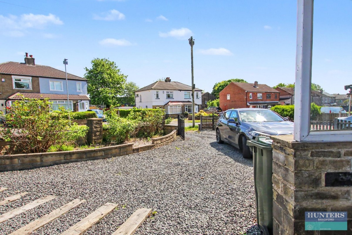 Elmfield Drive Bradford, BD6 1PS