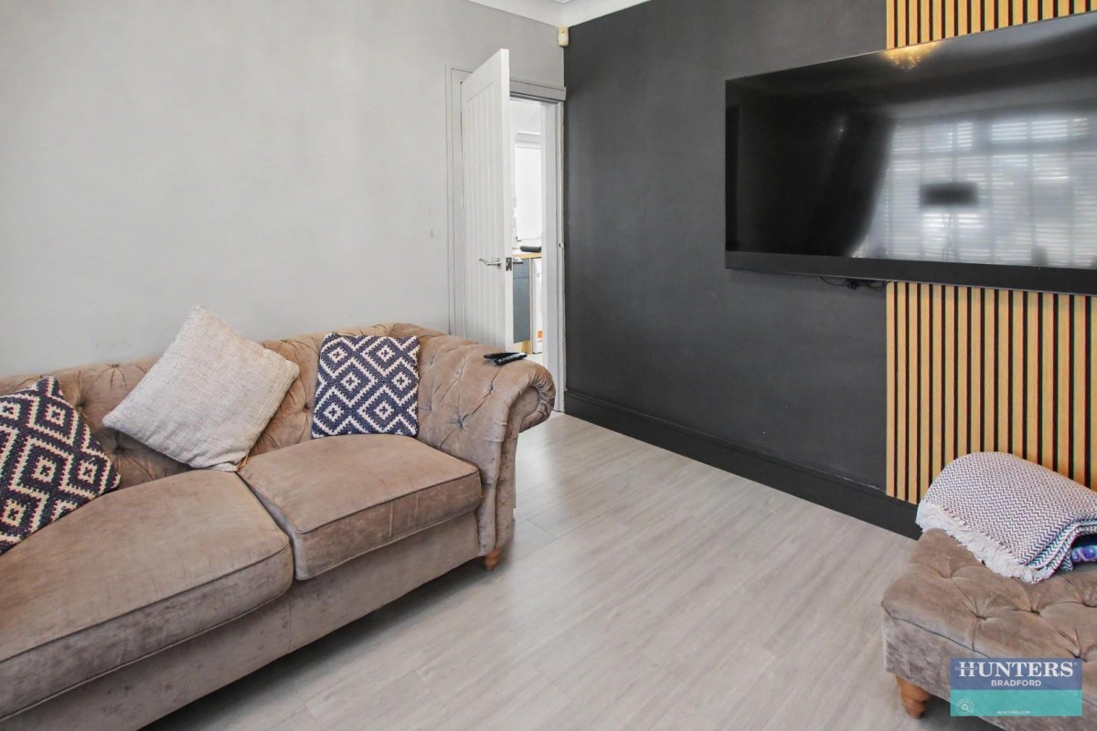 Elmfield Drive Bradford, BD6 1PS