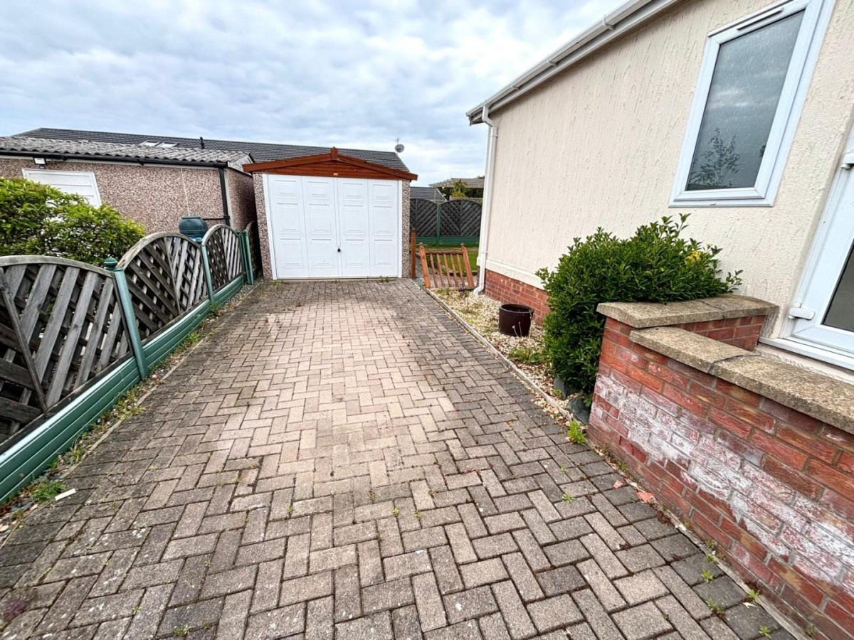 Kensington Grove, Torksey Lock, Lincoln