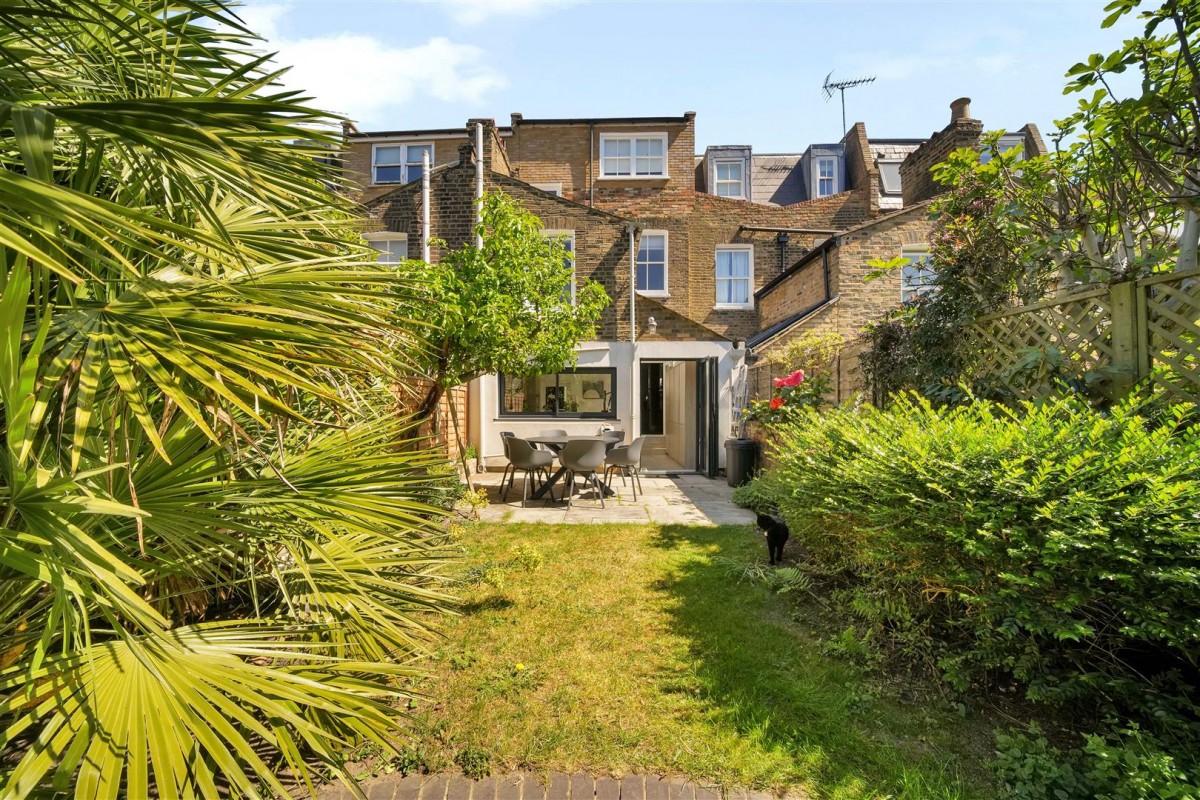 Nevill Road, London, N16