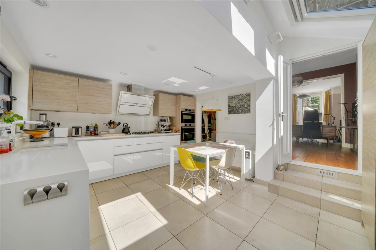 Nevill Road, London, N16