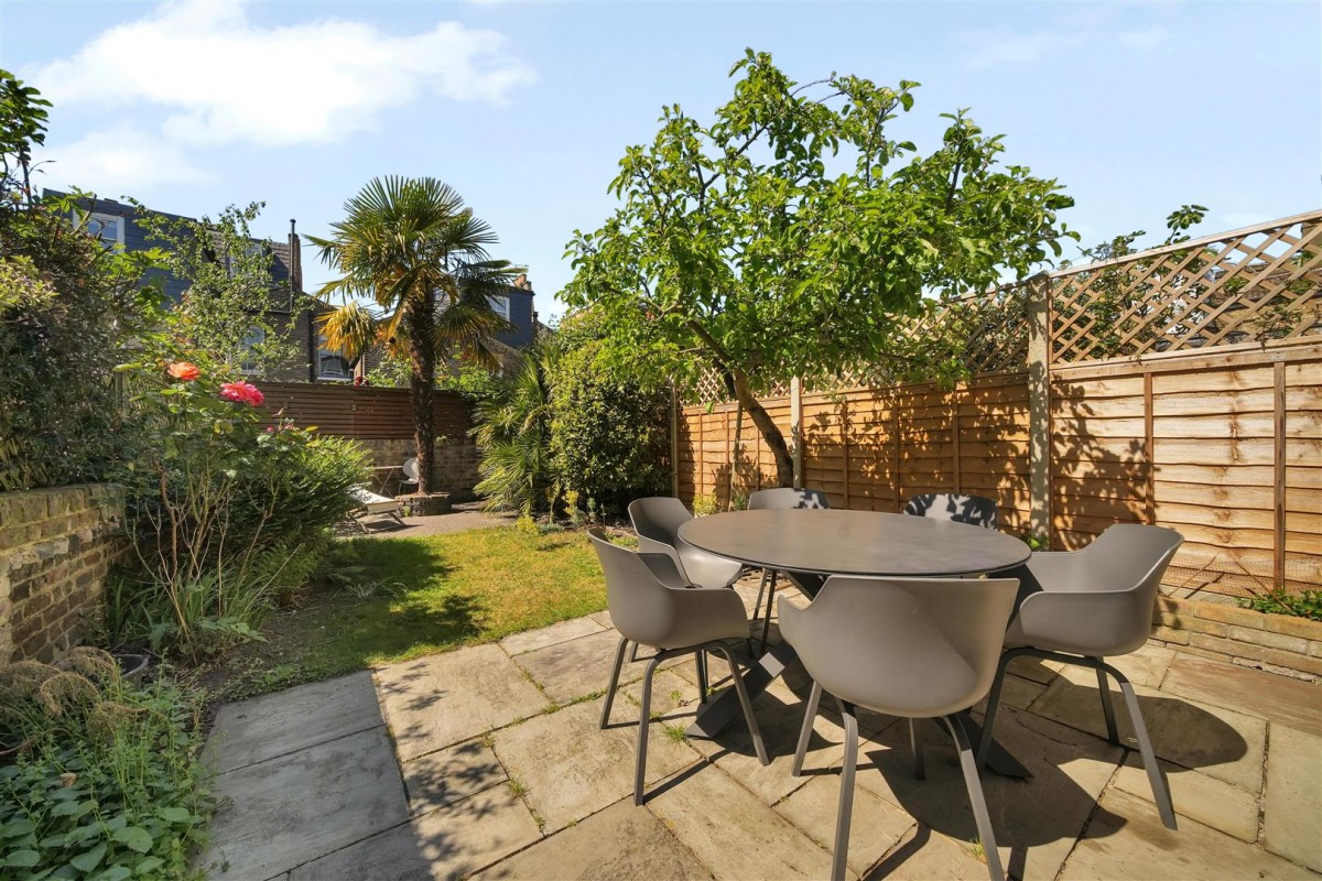 Nevill Road, London, N16
