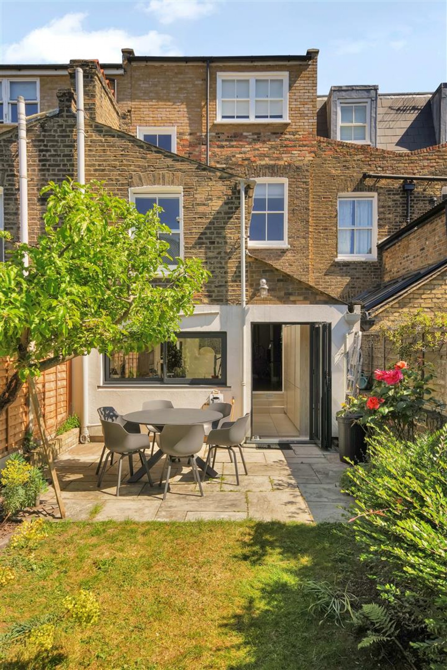 Nevill Road, London, N16