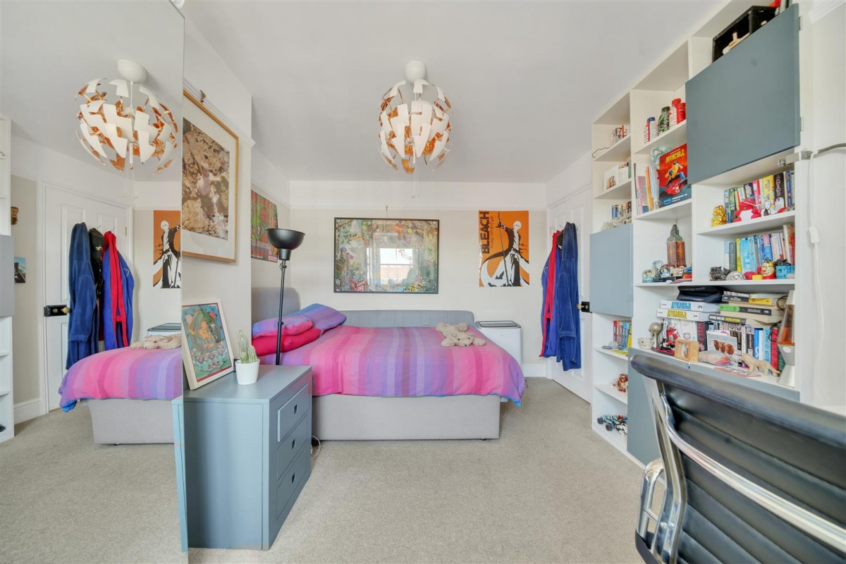 Nevill Road, London, N16