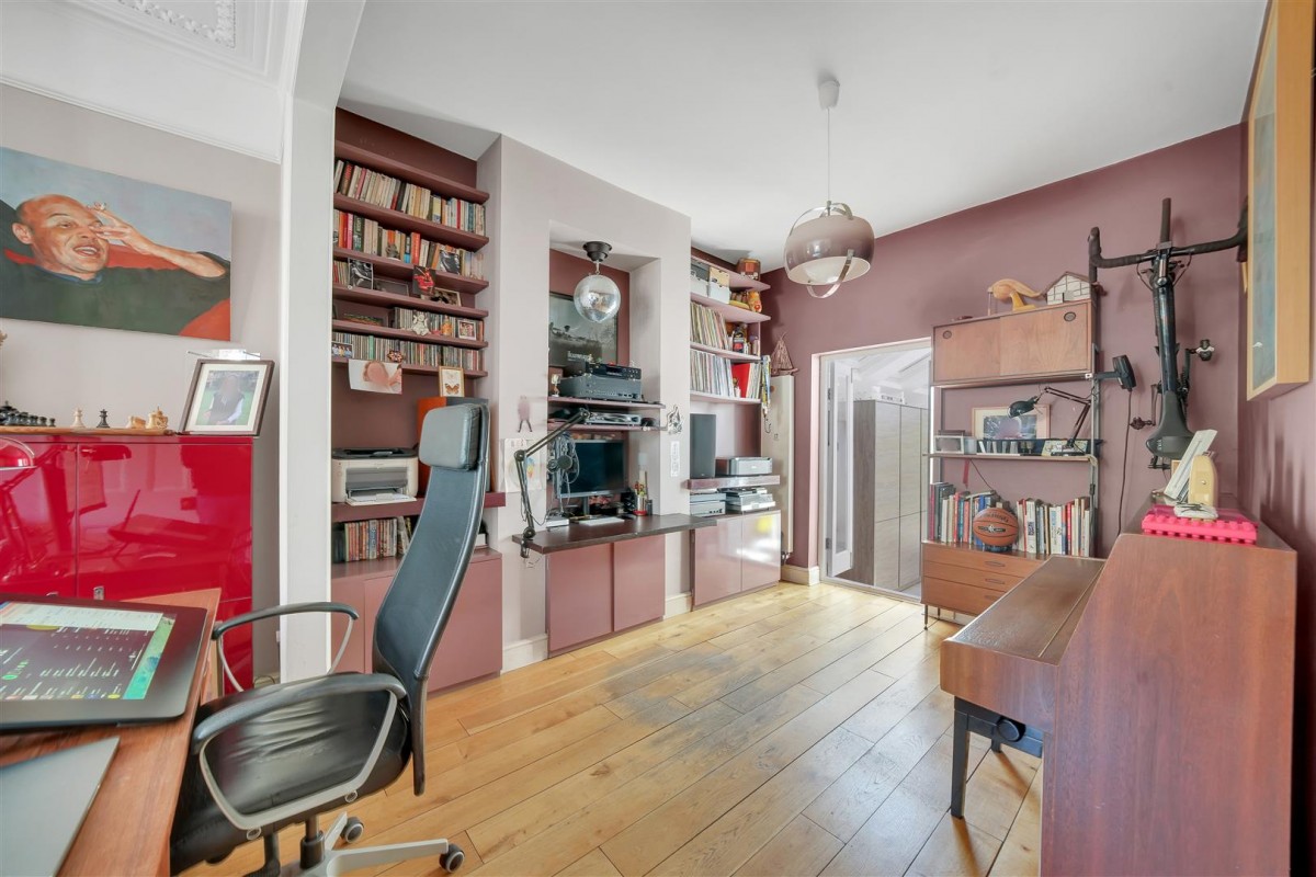 Nevill Road, London, N16