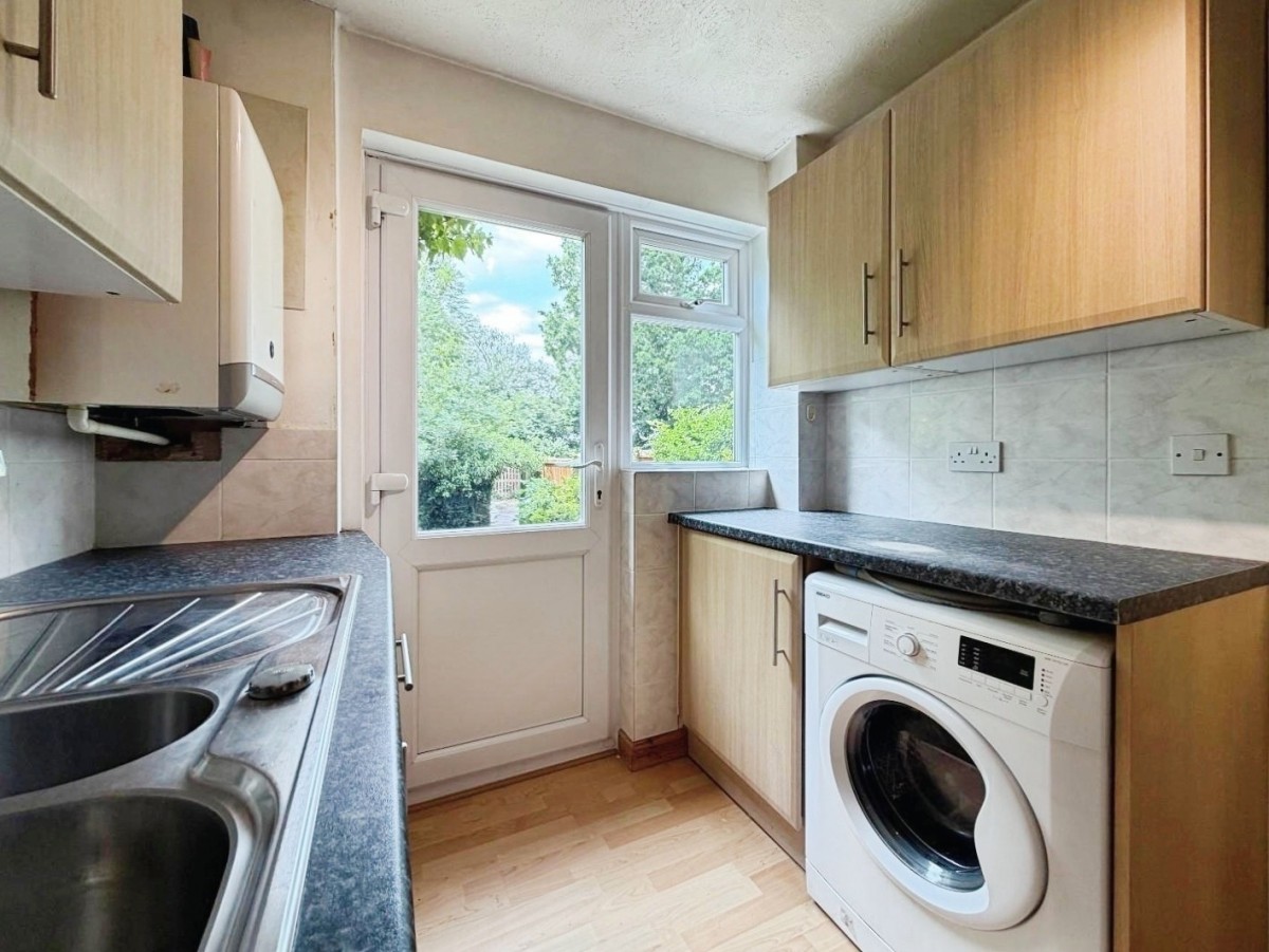 Springwood Drive, Ashford