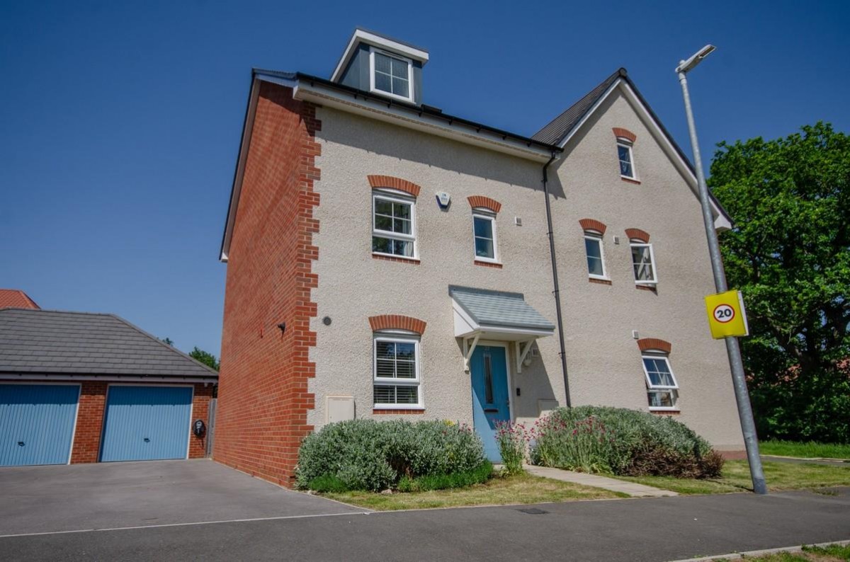 Rowdell Avenue, Coalpit Heath, Bristol, BS36 2TP