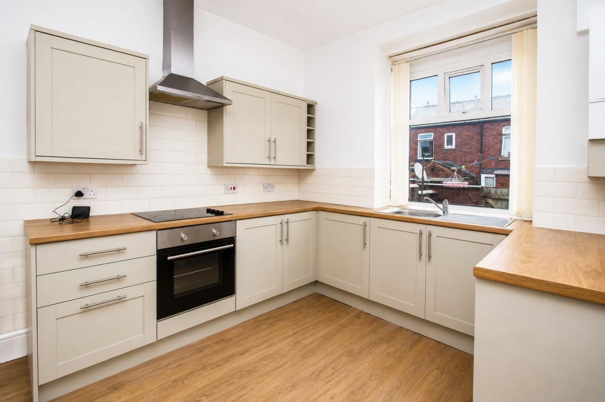 Poplar Avenue, Bolton