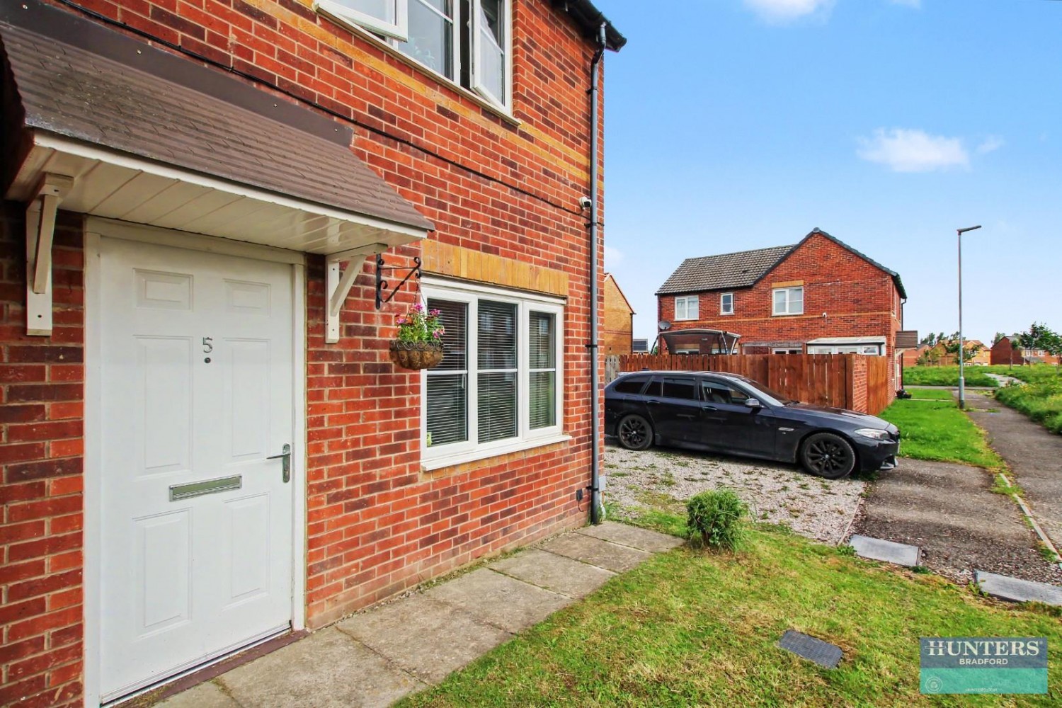 Saxton Place Bradford, BD4 0FB