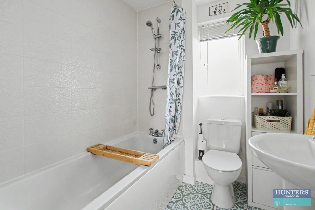 Saxton Place Bradford, BD4 0FB