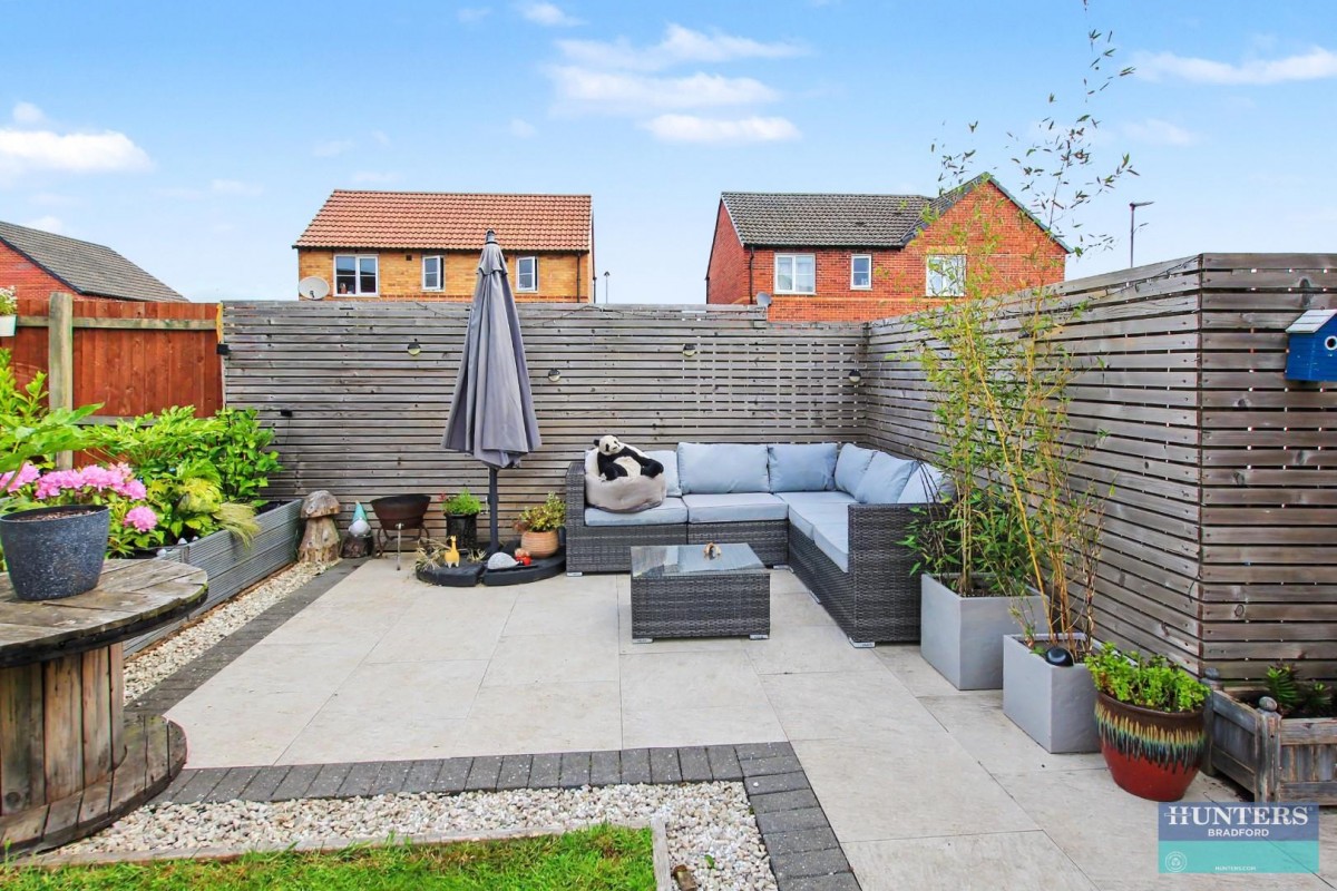 Saxton Place Bradford, BD4 0FB