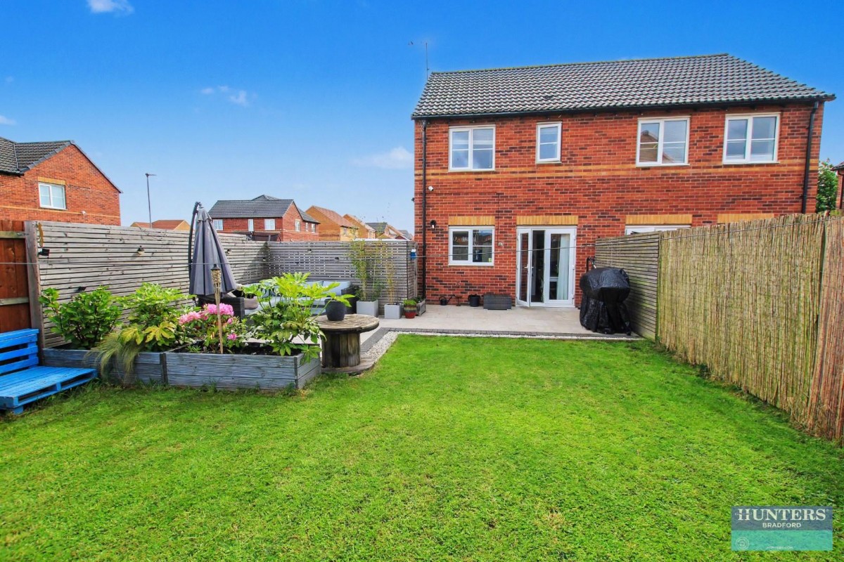 Saxton Place Bradford, BD4 0FB