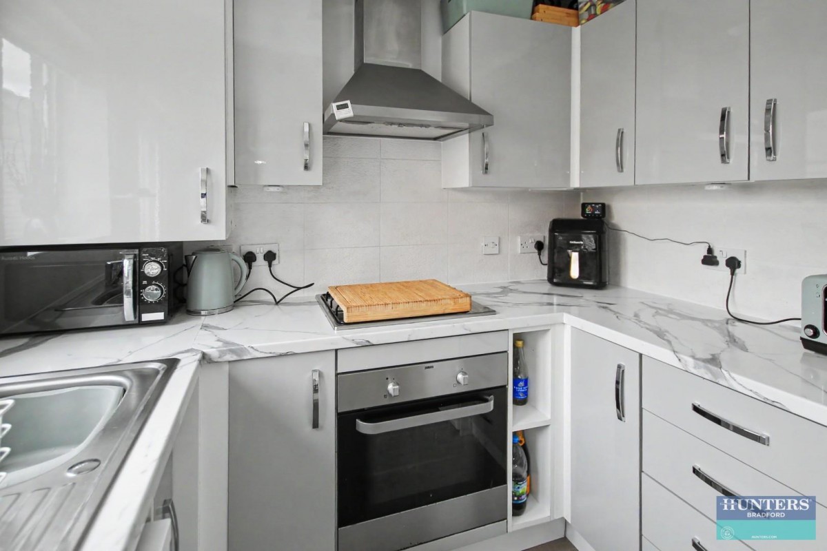 Saxton Place Bradford, BD4 0FB