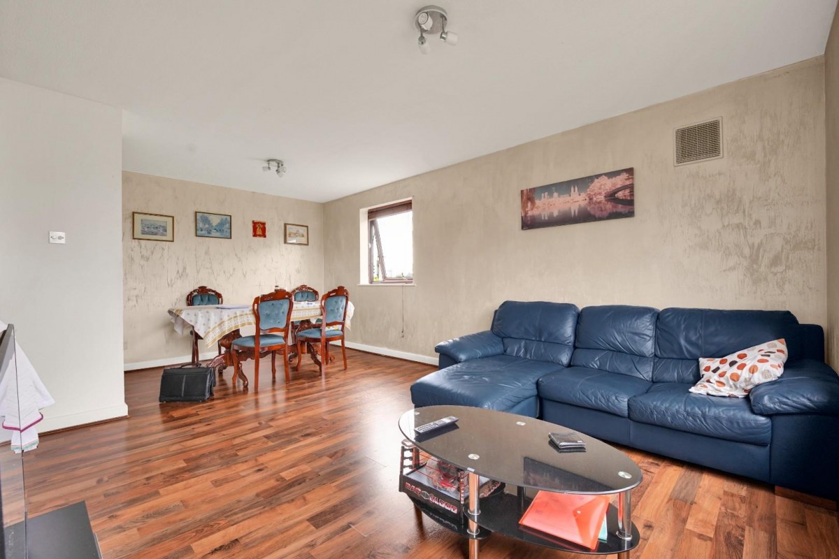 Essex Road, Chadwell Heath, RM6