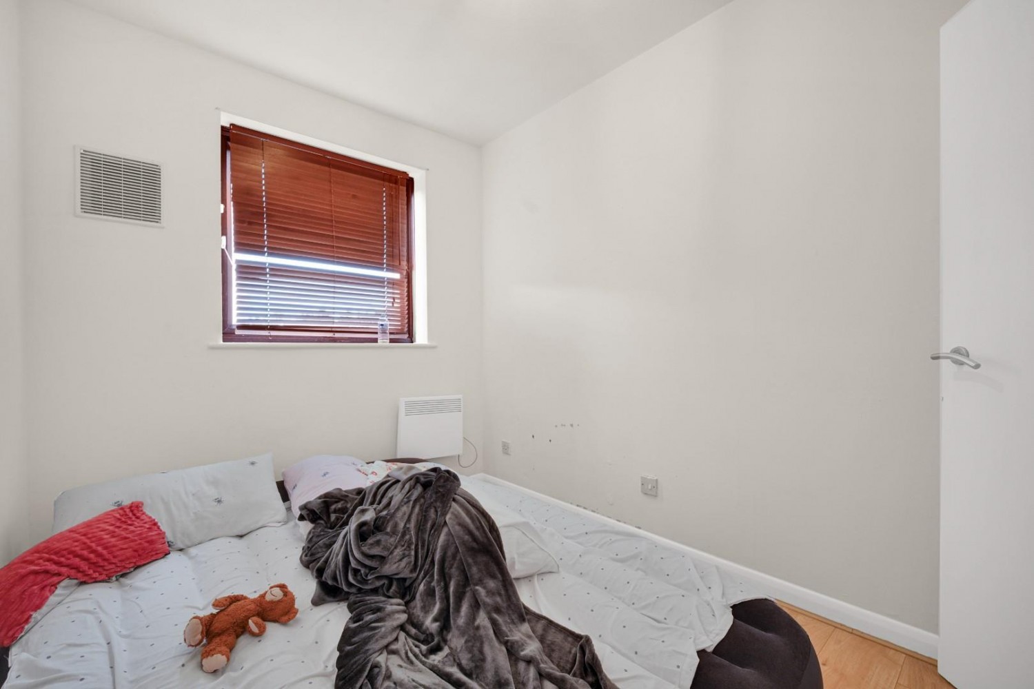 Essex Road, Chadwell Heath, RM6