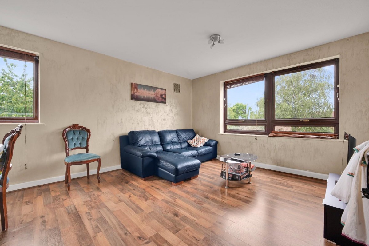 Essex Road, Chadwell Heath, RM6