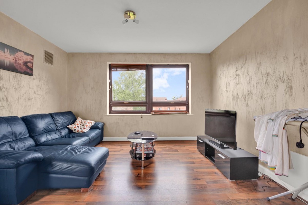 Essex Road, Chadwell Heath, RM6