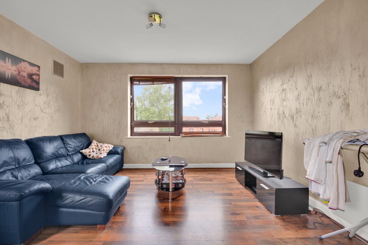 Essex Road, Chadwell Heath, RM6
