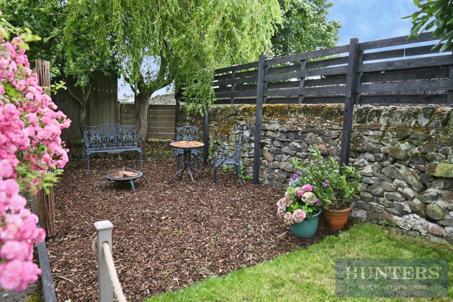 2 bedroom House for sale in High Street, Yeadon, Leeds