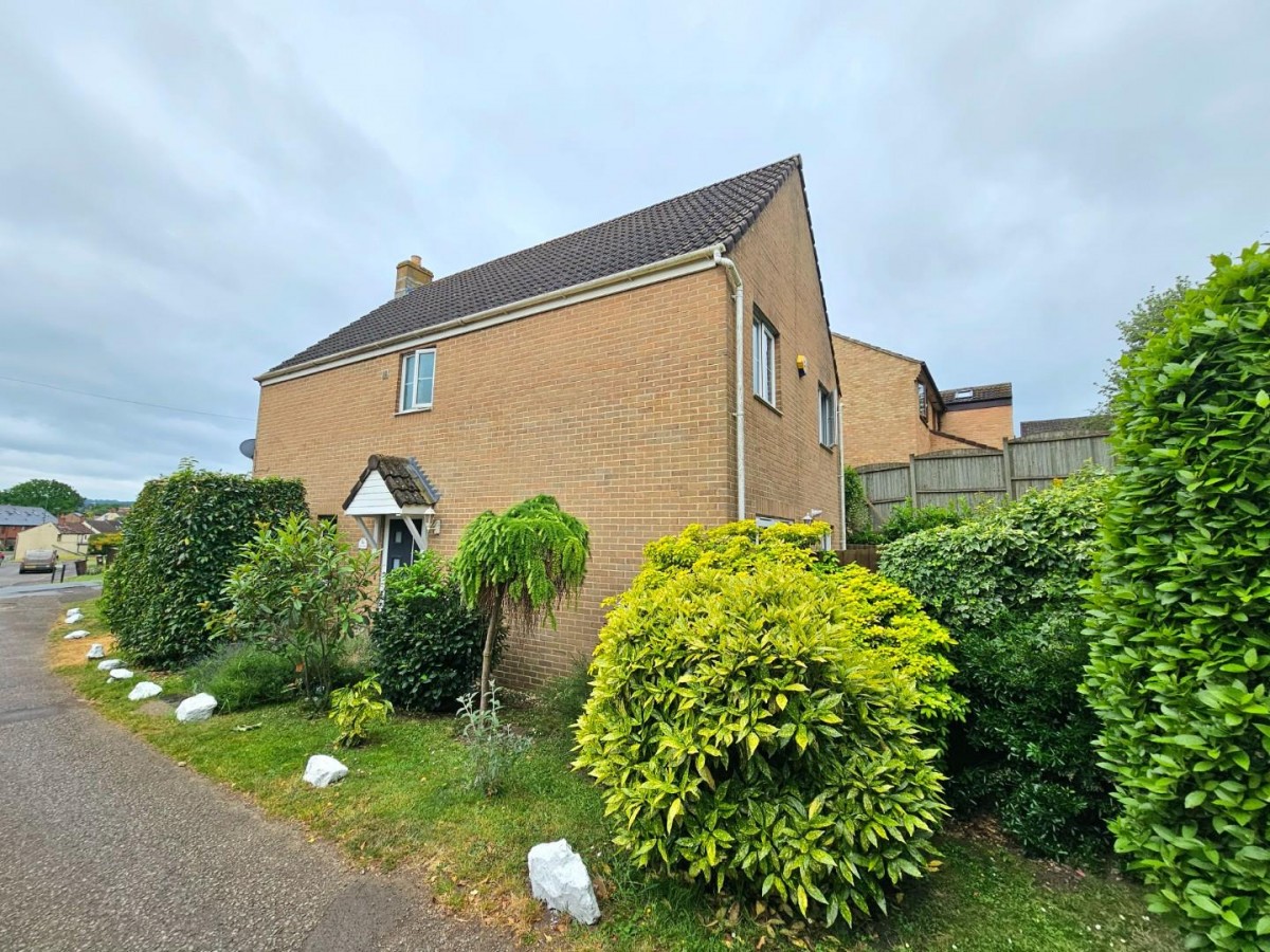 Manor Avenue, Cam, Dursley