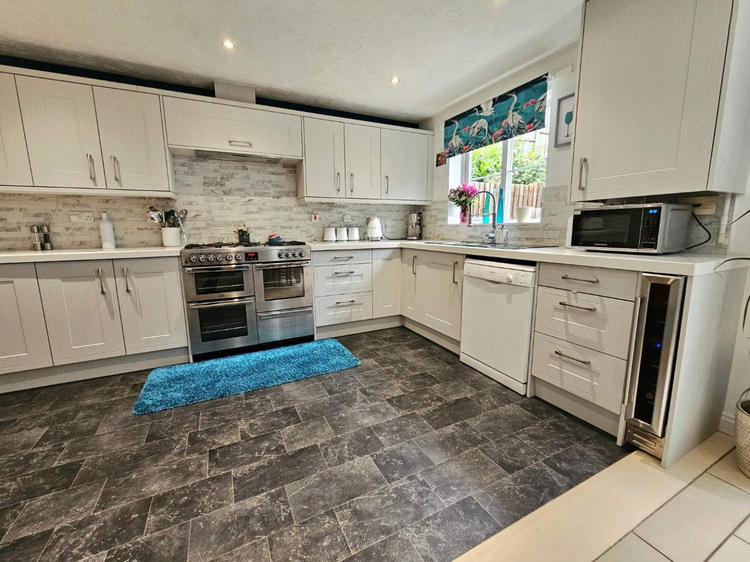 Manor Avenue, Cam, Dursley