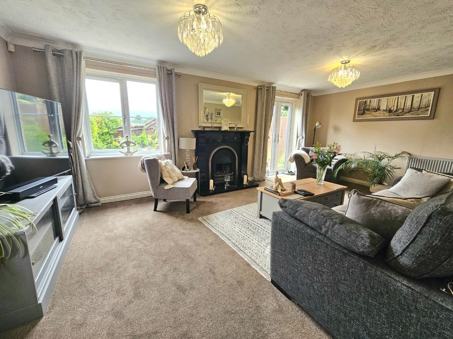 Manor Avenue, Cam, Dursley