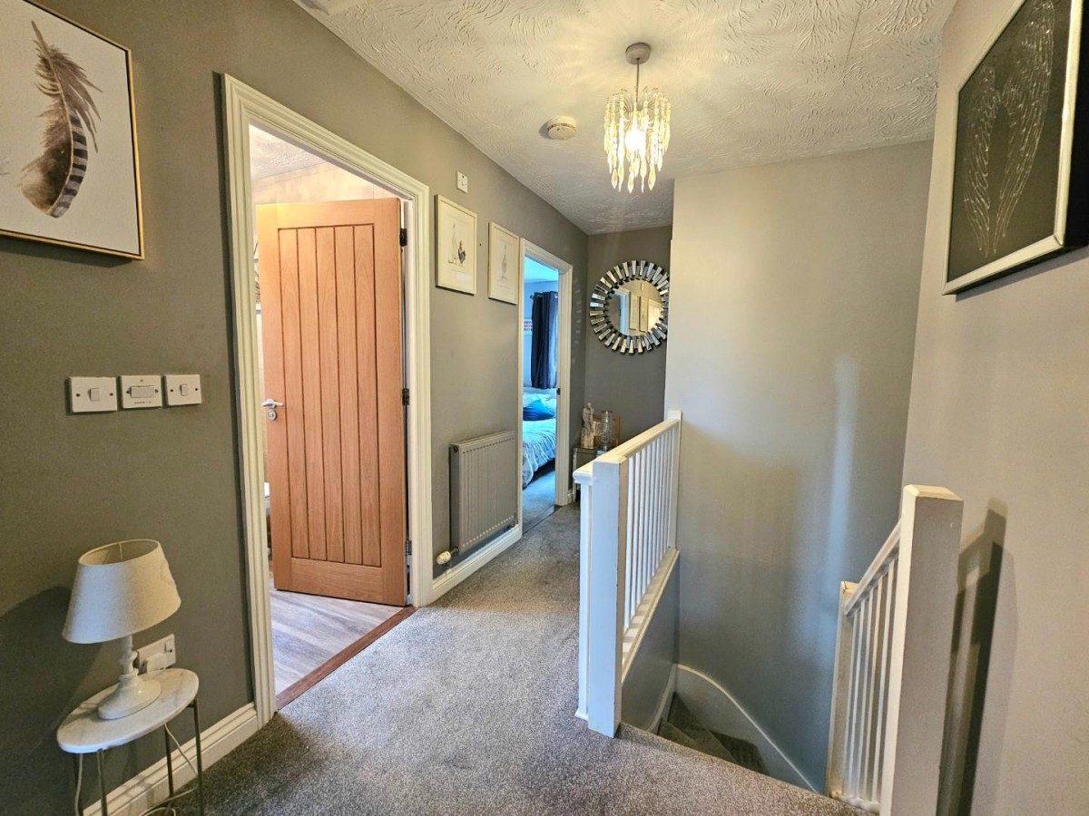 Manor Avenue, Cam, Dursley