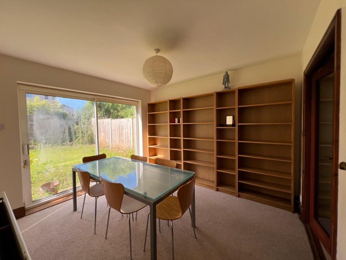 Cambridge Avenue, Dursley GL11