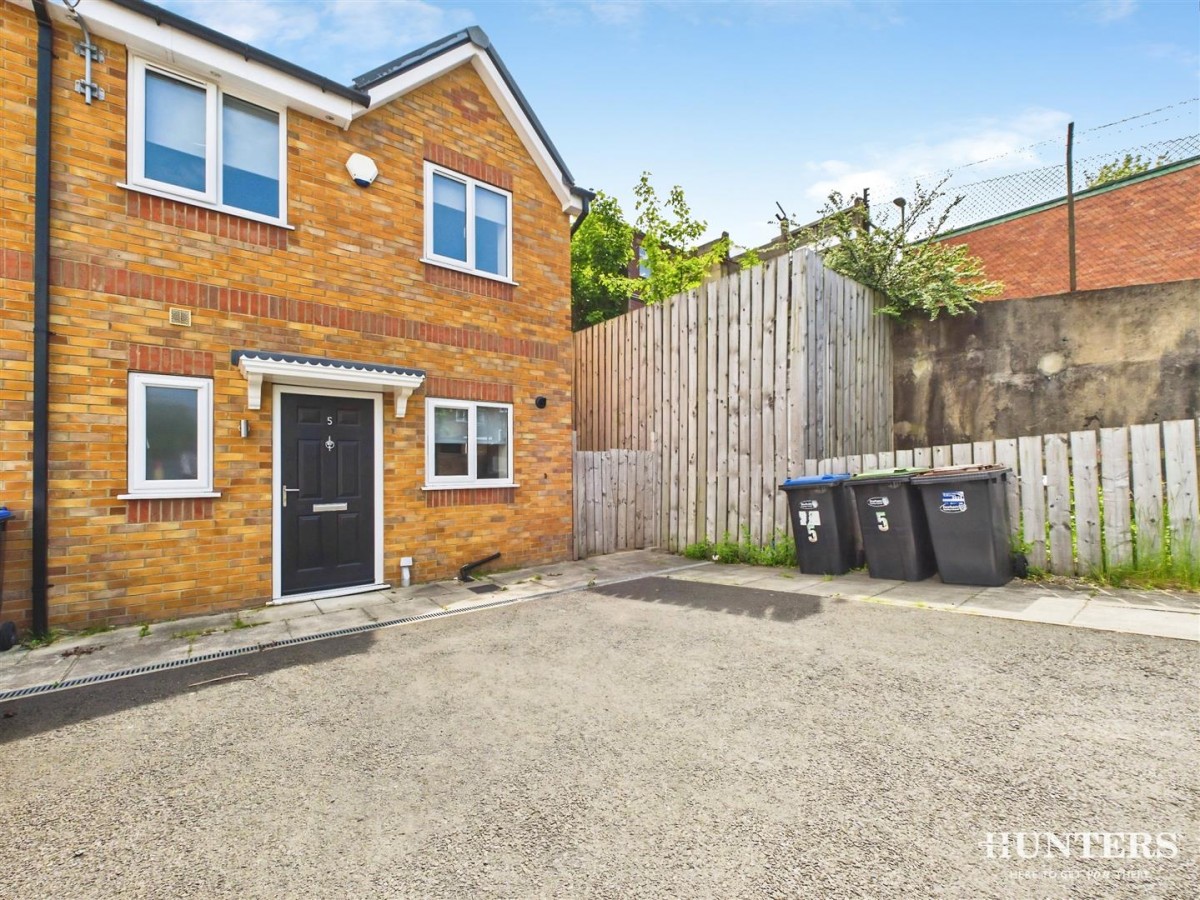 West Row, Consett
