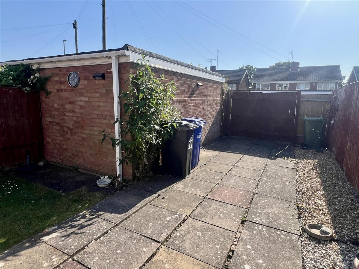 Oakleigh Walk, Kingswinford, DY6 7HB