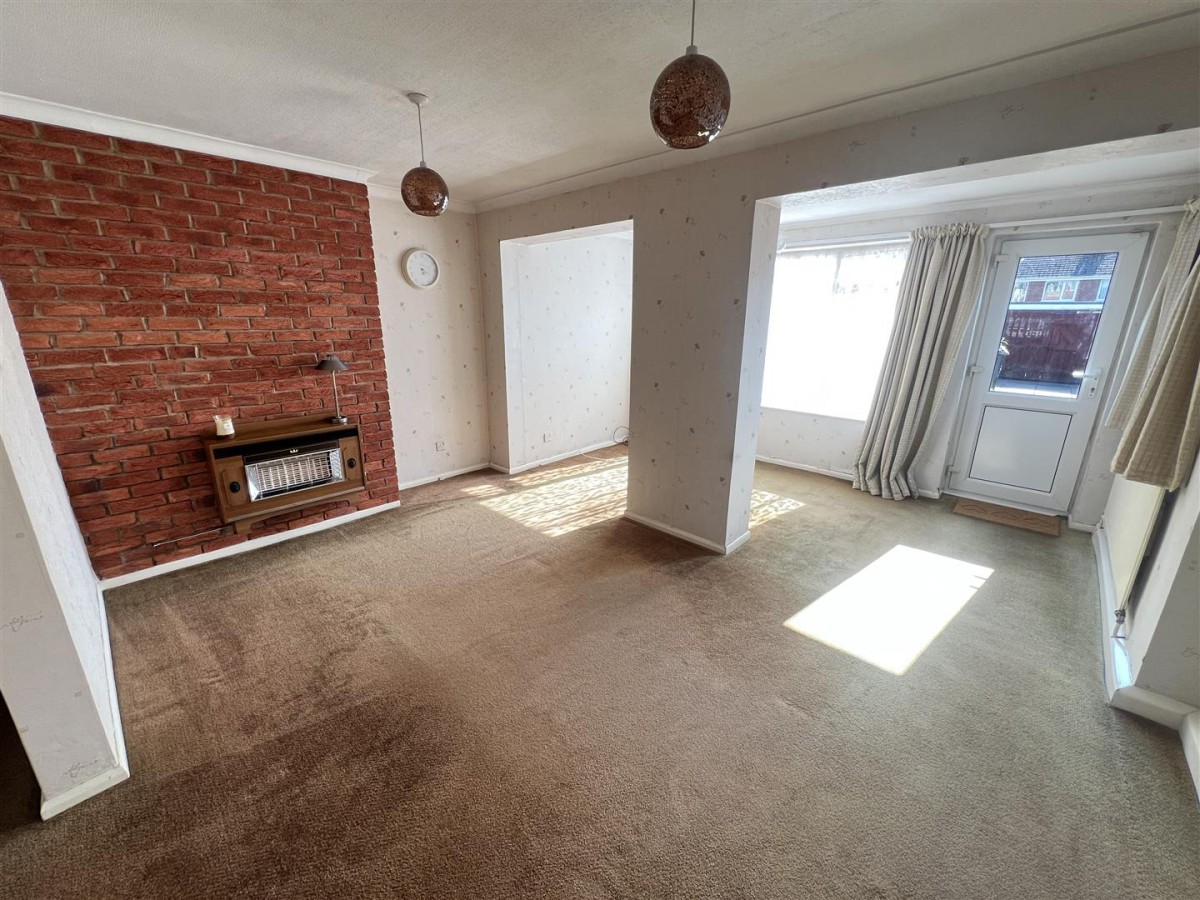Oakleigh Walk, Kingswinford, DY6 7HB