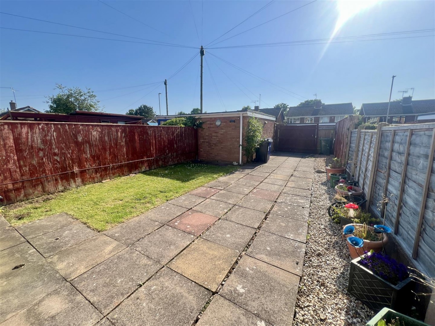 Oakleigh Walk, Kingswinford, DY6 7HB