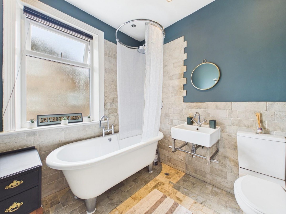 Priestthorpe Road, Bingley, BD16 4LL
