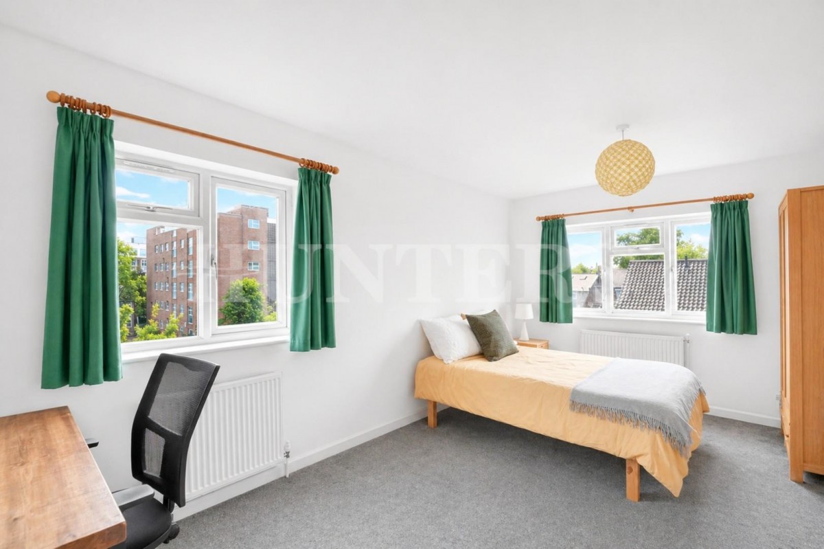 Lawrence Close, London