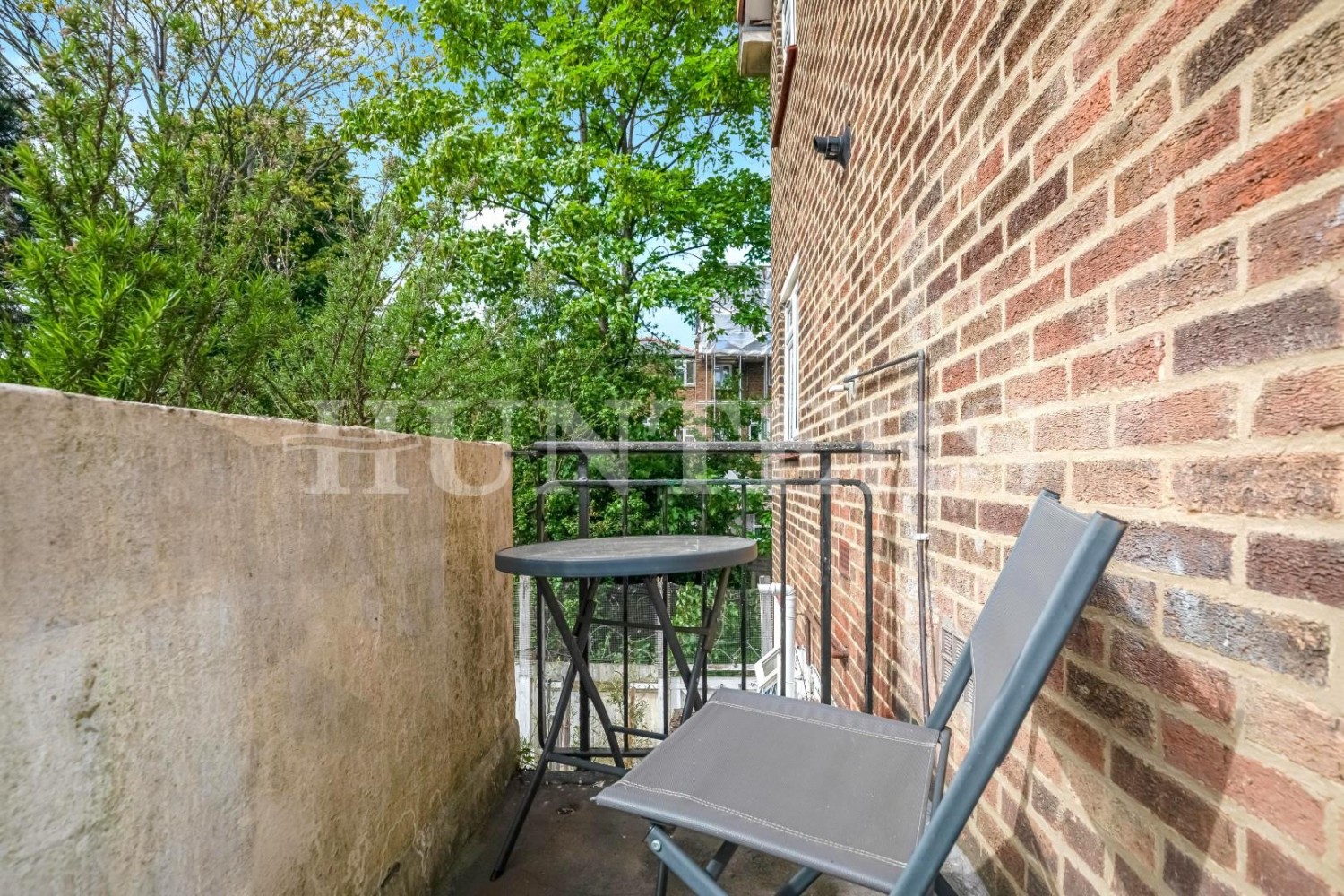 Lawrence Close, London